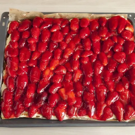 Marmorierter Erdbeerkuchen - supereinfach