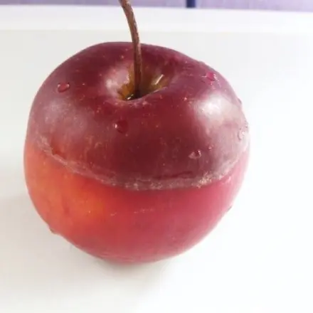 Früchte von Wachs befreien