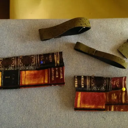 Kleinteile beim Nähen auf Bügeltisch festpinnen