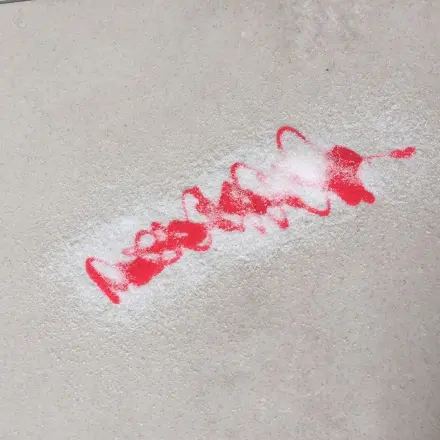 Hilfe bei Nagellack auf Feinsteinfliesen