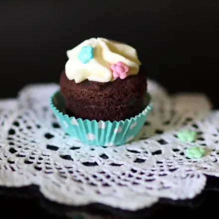 Schokoladenmuffins mit Quarktopping