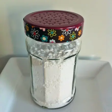 Einmachglas wird zum Puderzuckerstreuer