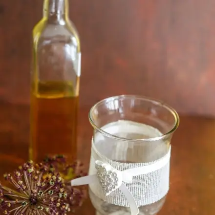 Öl gegen lästige Kalkrückstände bei Deko-Wasser-Schalen