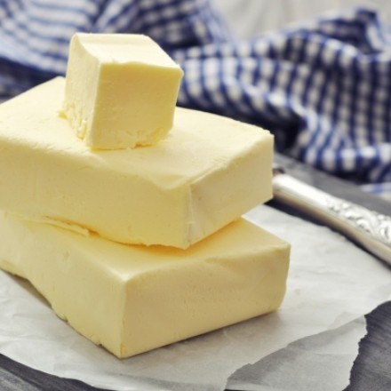 Piri-Piri-Butter & Finnische Eibutter: Pikante Brotaufstriche