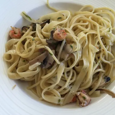 Bandnudeln mit Miesmuscheln und Pilzen