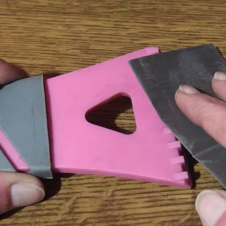 Alten Eiskratzer wieder scharf machen