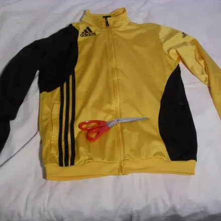Staubtücher aus alter Trainingsjacke machen