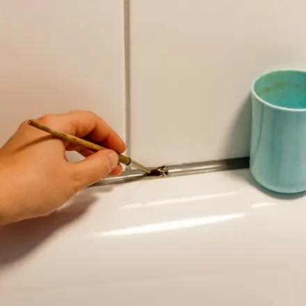 Acryl/Silikonfugen glänzend machen