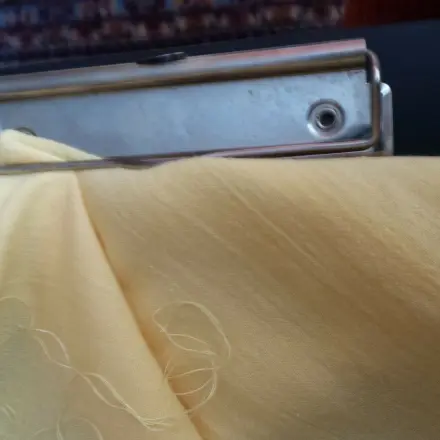 Dritte Hand beim Nähen