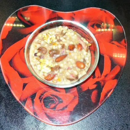 Asure - Noah's Süßigkeit: Eine türkische süße Suppe