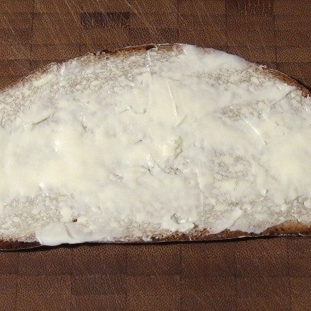 Harte Butter einfach aufs Brot bringen ohne zu warten