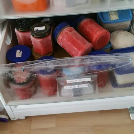 Selbst gemachte Marmelade frisch in Farbe und Geschmack