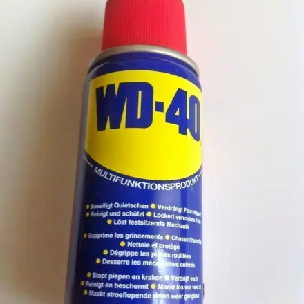 Lackkratzer am Auto mit WD40 beseitigen