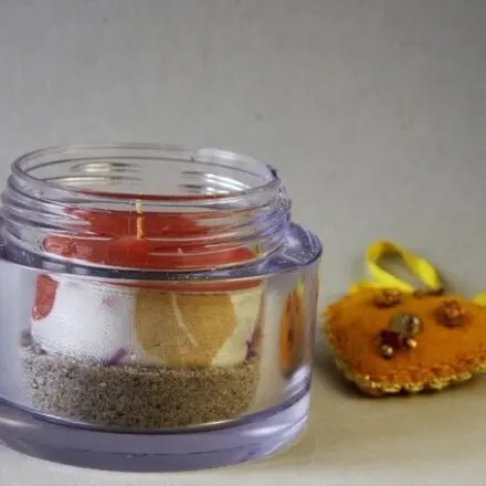 Upcycling: Leere Cremedose mit Teelicht