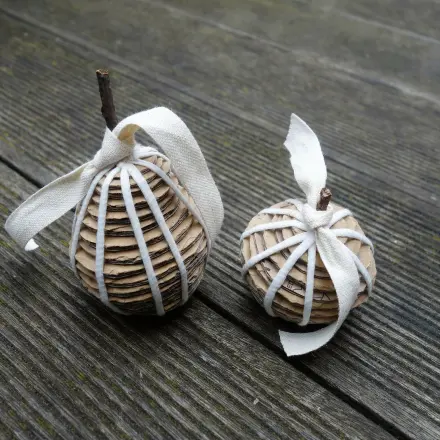 Upcycling: Tischdekoration aus Pappe basteln