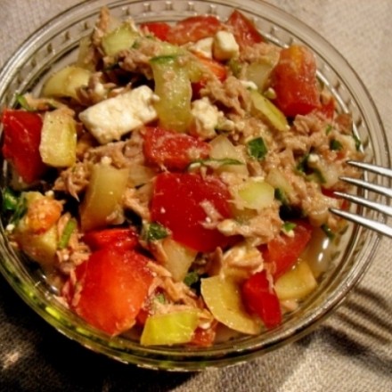 Thunfisch-Tomaten-Paprika-Salat