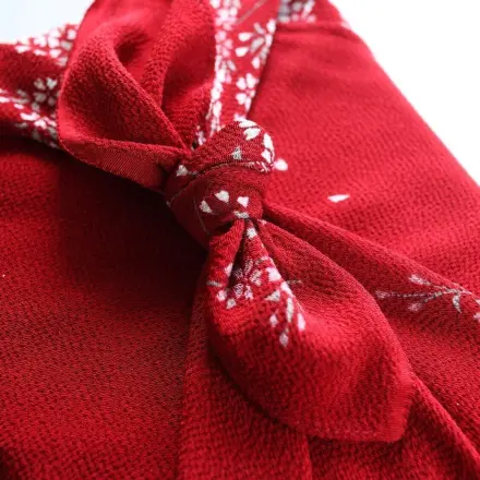 Furoshiki statt umweltschädlicher Plastiktüten & Geschenkpapier