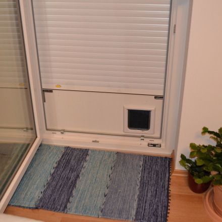 Katzenklappe der anderen Art, ohne die Türe zu beschädigen