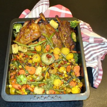 Lammhaxen mit buntem Ofengemüse