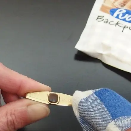 Gold mit Backpulver reinigen