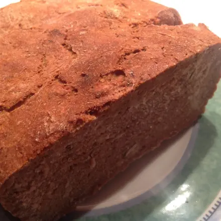 Roggenvollkornbrot mit Kernen und Körnern