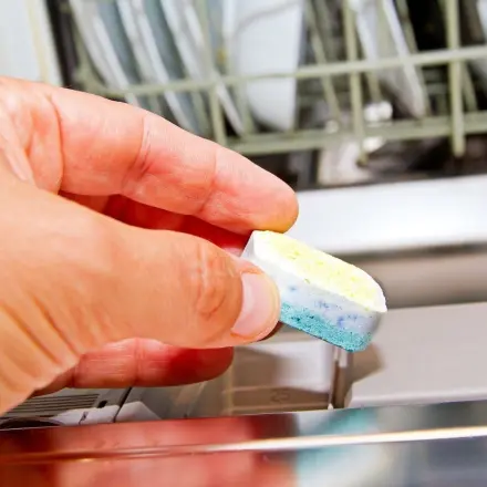 Trockene Spülmaschinentabs, gutes Spülergebnis