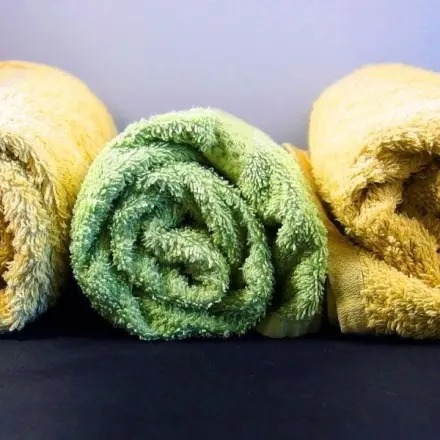 Handtücher rollen statt zusammenlegen (falten)