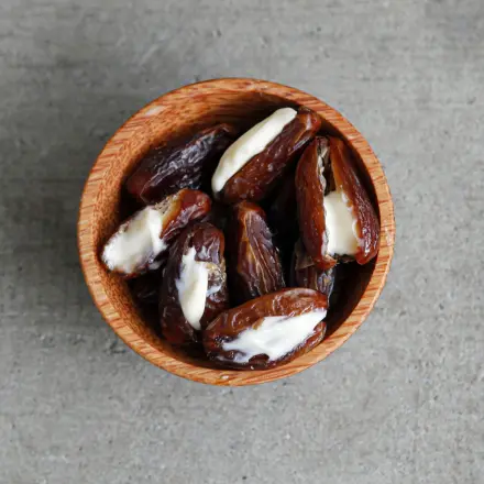 Datteln mit Meerrettich-Sahne-Creme