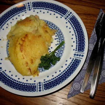Hackfleisch-Auflauf mit Kartoffelkruste