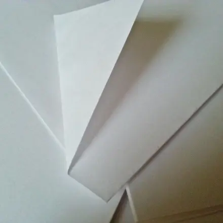 Schmerzfrei nach Schnitt mit Papier