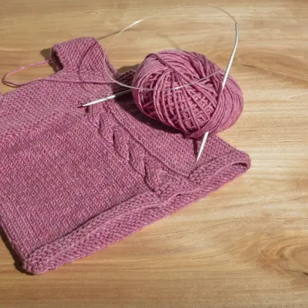 Sperrige Seile von Rundstricknadeln geschmeidig machen