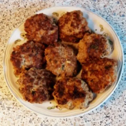Meine Lieblingsfrikadellen - Frikadellen mit Käse und Gewürzketchup