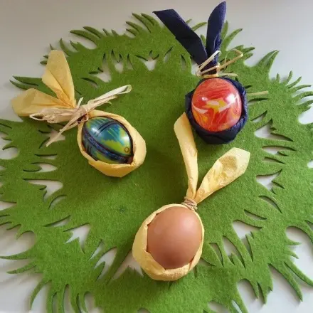 Niedliche Osterdeko aus Servietten