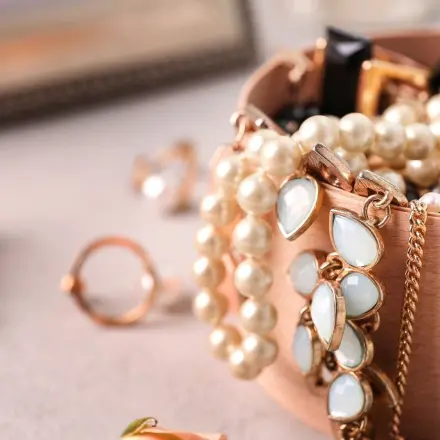 Neuer Glanz für Vintage-Schmuck