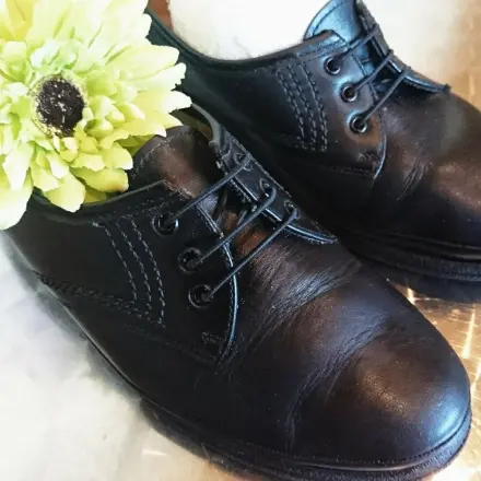 Aus Schnürschuhen Slipper machen