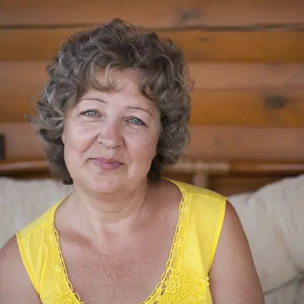 Krause Haare natürlich bändigen