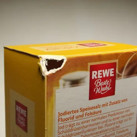 Salzpäckchen geschickt öffnen