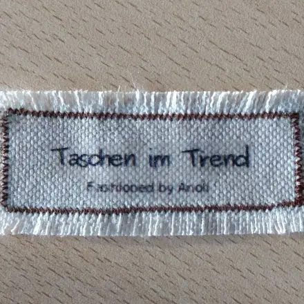 Ausgefranstes Stofflabel fertigen