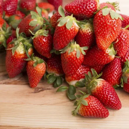 Gegen Obstflecken auf Naturholzmöbeln