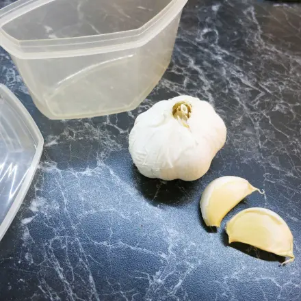 Knoblauchvorrat anlegen in der Gefriertruhe