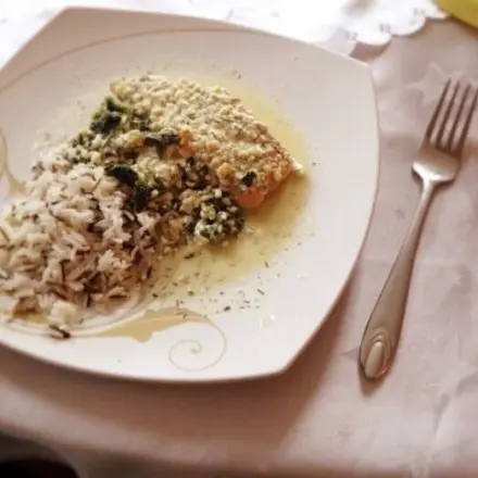 Wildlachsfilet auf Spinatbett