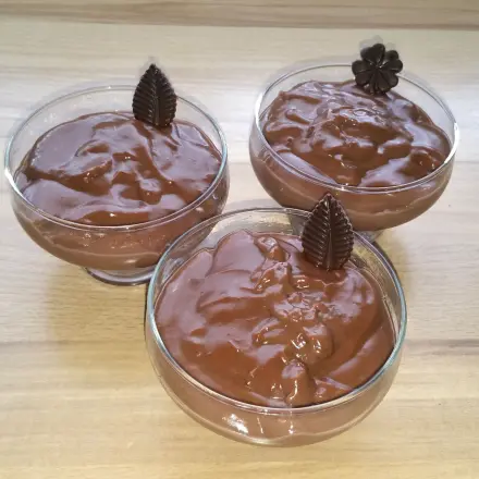 Leckerer Schokopudding mit natürlichen Zutaten