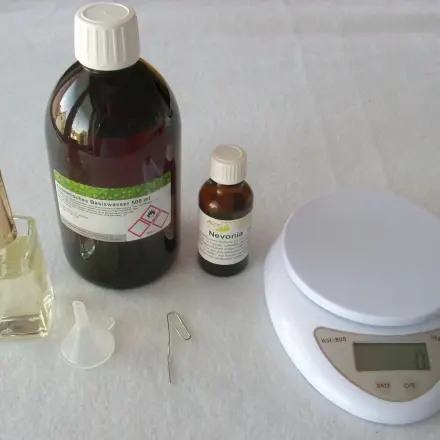 Eau de Parfum selber machen (ähnl. dem Duft von Nivea-Creme)