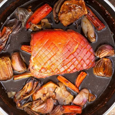 Geschmorter Schweinebauch in Chilisauce