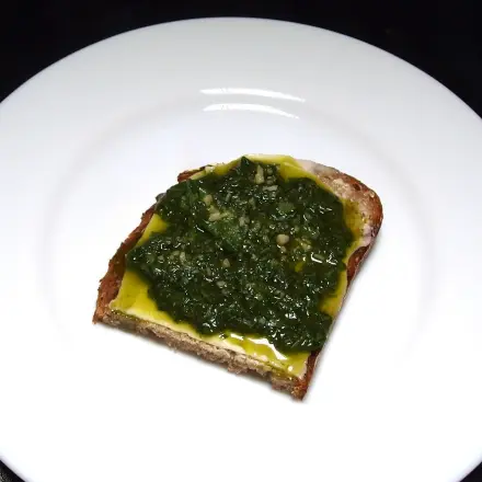 Pesto als Brotaufstrich
