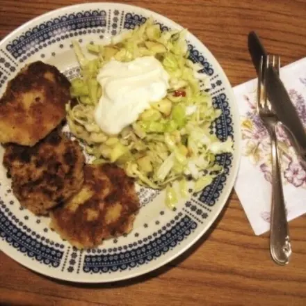 Kartoffelrösti mit Spitzkohlsalat - vegetarisch