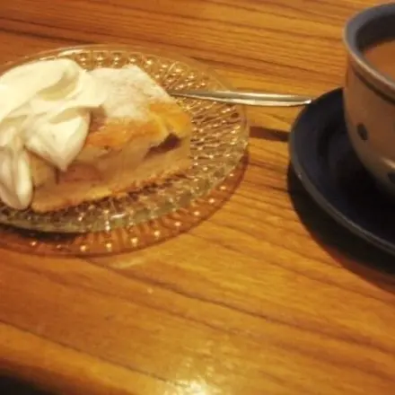 Ein schneller Blechkuchen mit Obst oder Beeren