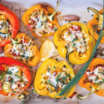 Vegetarisch gefüllte Paprika-Hälften