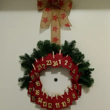 Adventskalender als Türkranz
