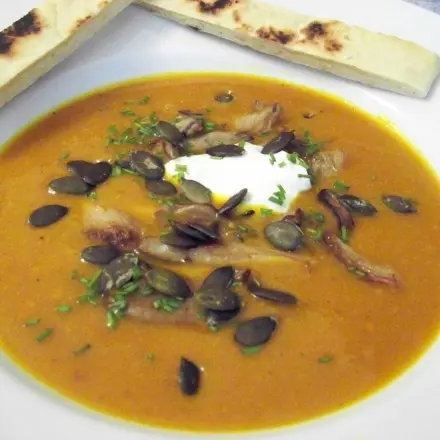 Kürbissuppe mit gebratenen Austernpilzen